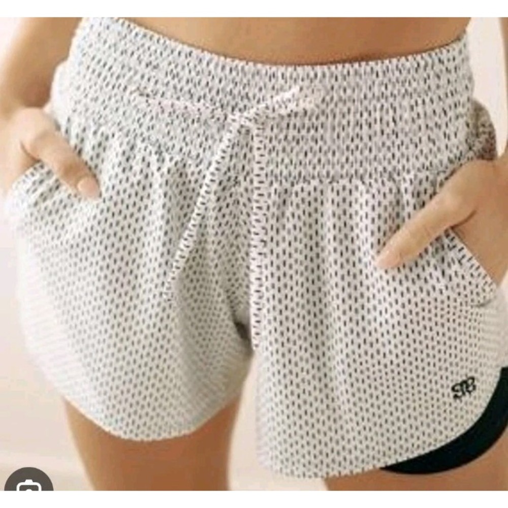 Albion Pursuit Lunge White Black Dash Dot Print Shorts Womens Sz XS Lined Bow